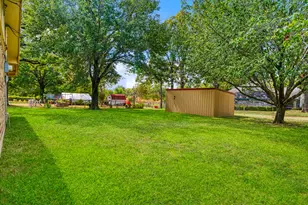 210 31st St SW, Paris, TX 75460 - Photo 4
