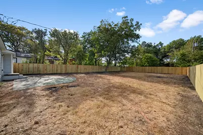 2451 Hudspeth Avenue, Dallas, TX 75216 - Photo 22