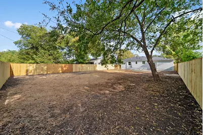 2451 Hudspeth Avenue, Dallas, TX 75216 - Photo 24