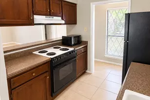 4209 Wingrove Dr, Arlington, TX 76015 - Photo 4