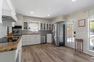 6759 E Mockingbird Ln, Dallas, TX 75214 - Photo 10