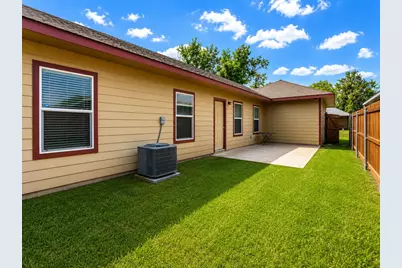 719 E 6th Street, Bonham, TX 75418 - Photo 18