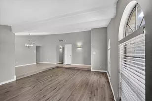 4721 Woodfield Dr, Arlington, TX 76016 - Photo 8