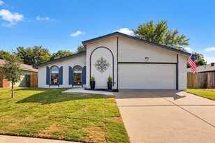 4721 Woodfield Dr, Arlington, TX 76016 - Photo 1