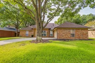 2637 Surrey Woods Rd, Flower Mound, TX 75028 - Photo 1