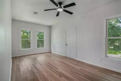 1421 S Scullin Avenue, Denison, TX 75020 - Photo 8