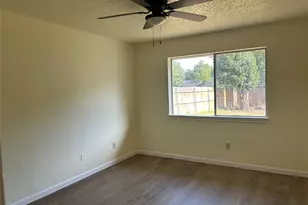 2302 Phoenix Dr, Garland, TX 75040 - Photo 6