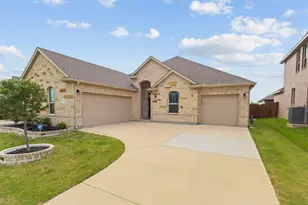 3615 Orchard St, Grand Prairie, TX 76065 - Photo 2