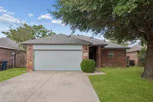 9308 Aubree Ct, Fort Worth, TX 76140 - Photo 2