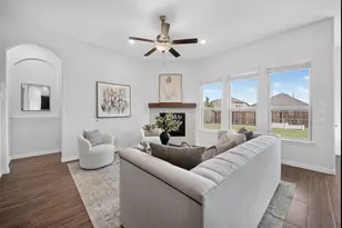 1352 Lake Grove Dr, Little Elm, TX 75068 - Photo 10