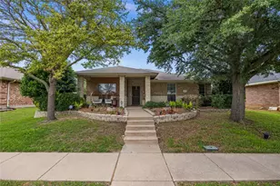 1707 W Venus Dr, Lancaster, TX 75134 - Photo 1