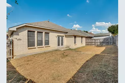 2459 Frontier Drive, Grand Prairie, TX 75052 - Photo 16