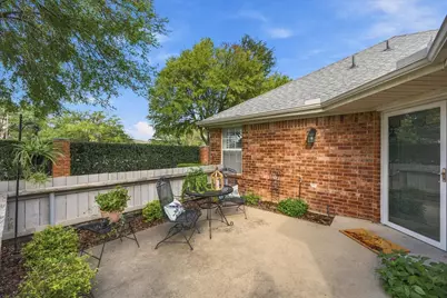 1002 Bridges Drive, Arlington, TX 76012 - Photo 4