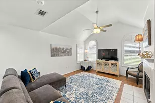 1002 Bridges Dr, Arlington, TX 76012 - Photo 8