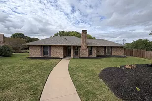 219 N Beltwoods Dr, DeSoto, TX 75115 - Photo 2