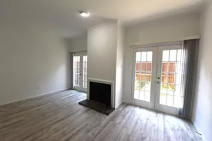 2727 Shelby Ave, Dallas, TX 75219 - Photo 2