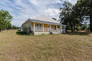 2073 Blackburn Rd, Diana, TX 75640 - Photo 2
