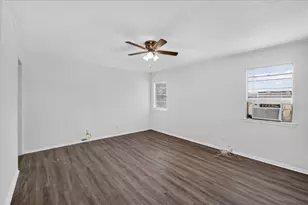 208 D St, Whitesboro, TX 76273 - Photo 10