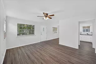 208 D St, Whitesboro, TX 76273 - Photo 8