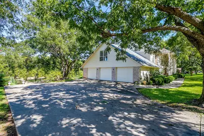 8412 Ravenswood Road, Granbury, TX 76049 - Photo 4