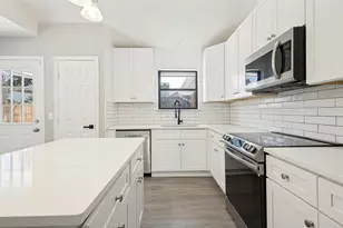 1203 S College St, McKinney, TX 75069 - Photo 2