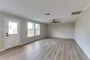 8220 3 Bars Dr, Fort Worth, TX 76179 - Photo 10