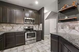 8805 Deadwood Ln, Aubrey, TX 76227 - Photo 12