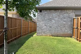 1037 Western Hls Dr, Crowley, TX 76036 - Photo 34