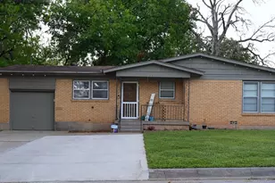 6301 Greenlee St, Fort Worth, TX 76112 - Photo 2