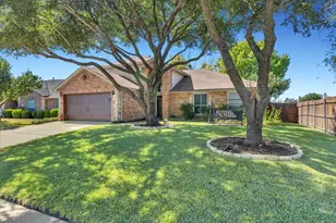 4600 Valleyview Dr, Mansfield, TX 76063 - Photo 2