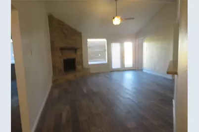1031 Cresthaven Drive, Lancaster, TX 75134 - Photo 2