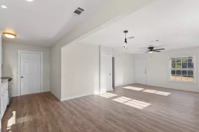 838 Dalworth Street, Grand Prairie, TX 75050 - Photo 6
