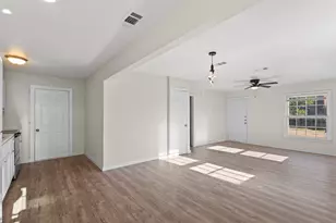 838 Dalworth St, Grand Prairie, TX 75050 - Photo 6