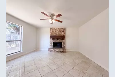 4622 Covington Court, Grand Prairie, TX 75052 - Photo 4