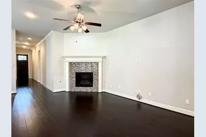1005 Moonstone Street, Carrollton, TX 75007 - Photo 10