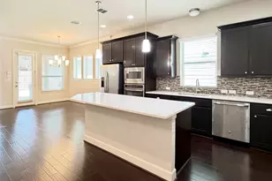 1005 Moonstone St, Carrollton, TX 75007 - Photo 4