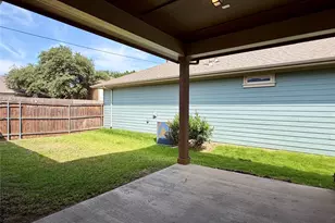 1005 Moonstone St, Carrollton, TX 75007 - Photo 22
