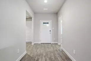 4028 Cornerstone Cir, Granbury, TX 76048 - Photo 4
