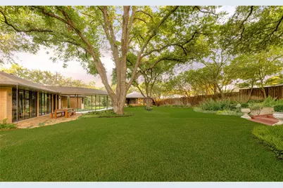 906 Leatrice Drive, Dallas, TX 75208 - Photo 36