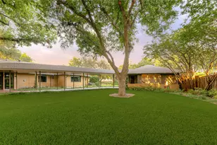 906 Leatrice Dr, Dallas, TX 75208 - Photo 38