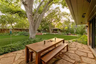 906 Leatrice Dr, Dallas, TX 75208 - Photo 36