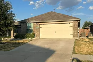 6924 Helm Ln, Fort Worth, TX 76179 - Photo 2