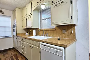 6208 Brookside Dr, Watauga, TX 76148 - Photo 12