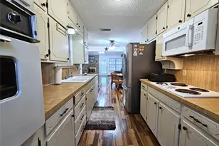 6208 Brookside Dr, Watauga, TX 76148 - Photo 14