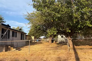 806 W Atchley Ave, Alvarado, TX 76009 - Photo 2