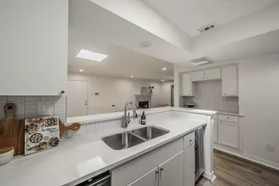 3711 Holland Avenue #303, Dallas, TX 75219 - Photo 12