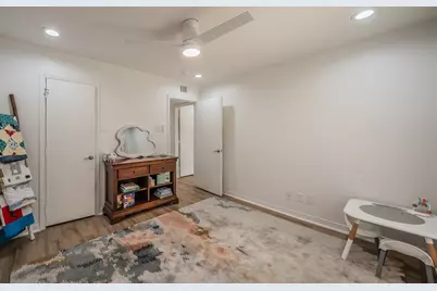 3711 Holland Avenue #303, Dallas, TX 75219 - Photo 18
