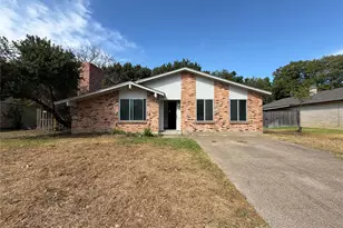 2610 Fallcreek St, Arlington, TX 76014 - Photo 1