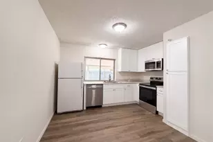 2610 Fallcreek St, Arlington, TX 76014 - Photo 2