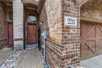 2211 Eriksson Lane, Dallas, TX 75204 - Photo 2
